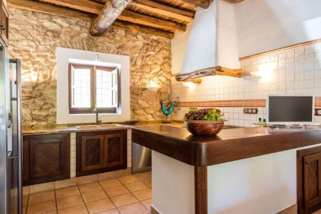 resa estates finca for sale santa gertrudis 2022 ibiza kitchen.jpg